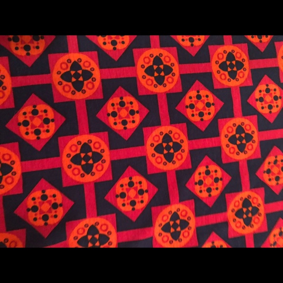 Lularoe Randy Tee - Picture 3 of 3